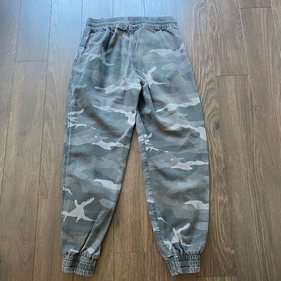 ARITZIA TNA Camo Grey Mix Joggers - Picture 3 of 11